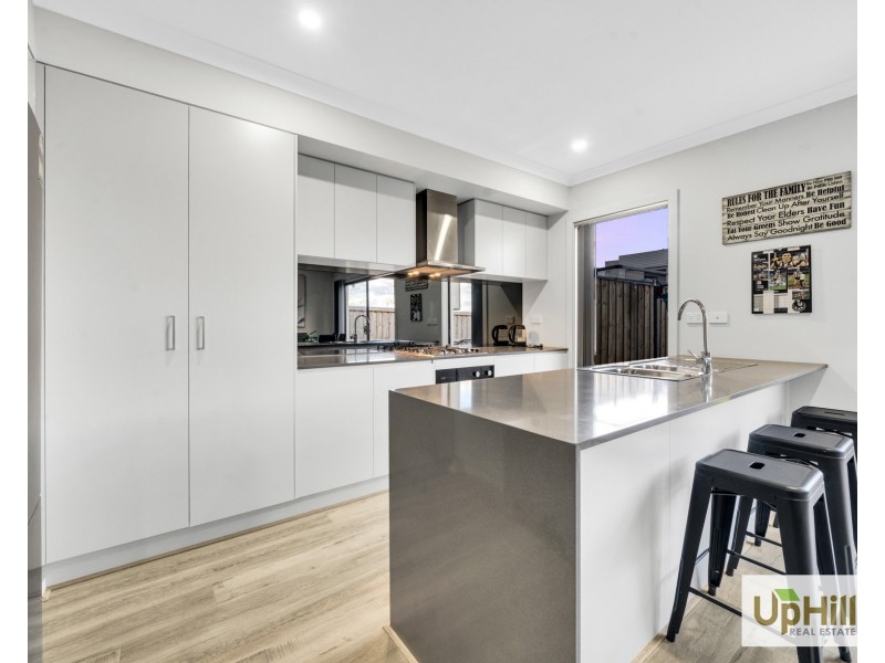 62 Union Street, Clyde North VIC 3978