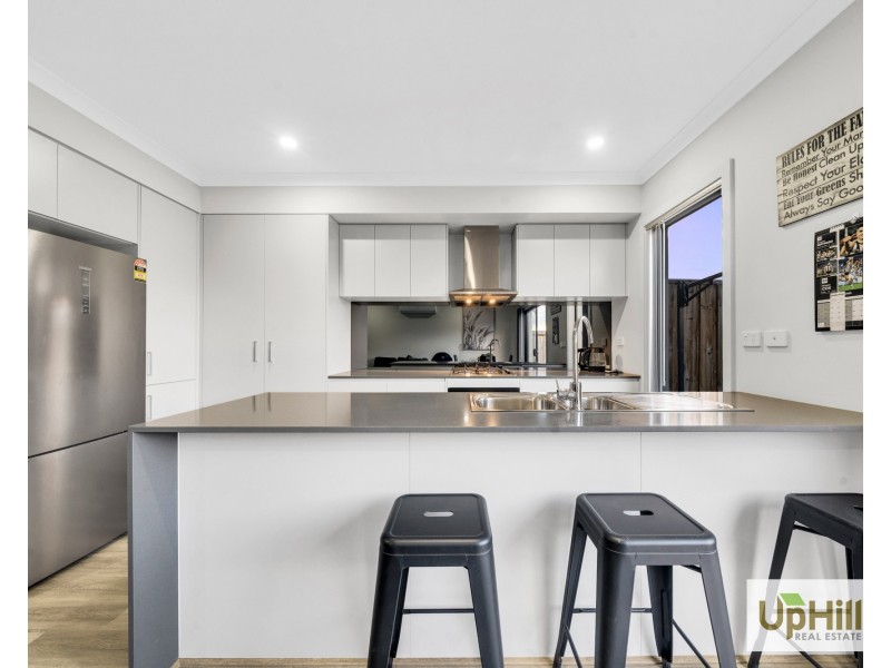 62 Union Street, Clyde North VIC 3978