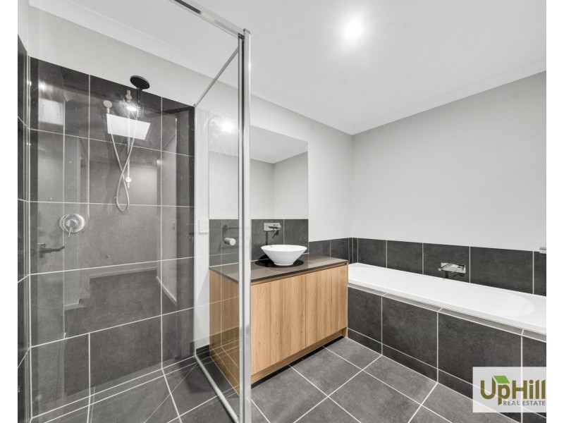 62 Union Street, Clyde North VIC 3978