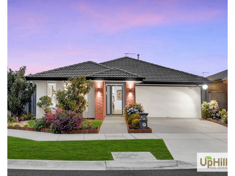 23 Walhallow Drive, Clyde North VIC 3978