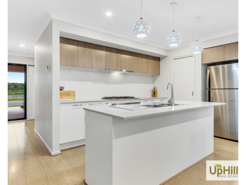 23 Walhallow Drive, Clyde North VIC 3978