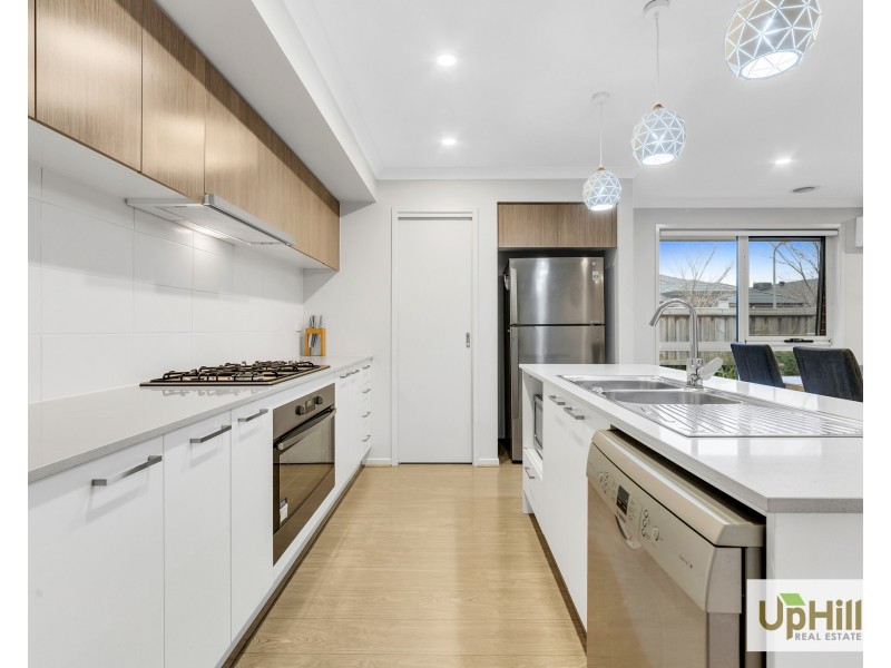 23 Walhallow Drive, Clyde North VIC 3978