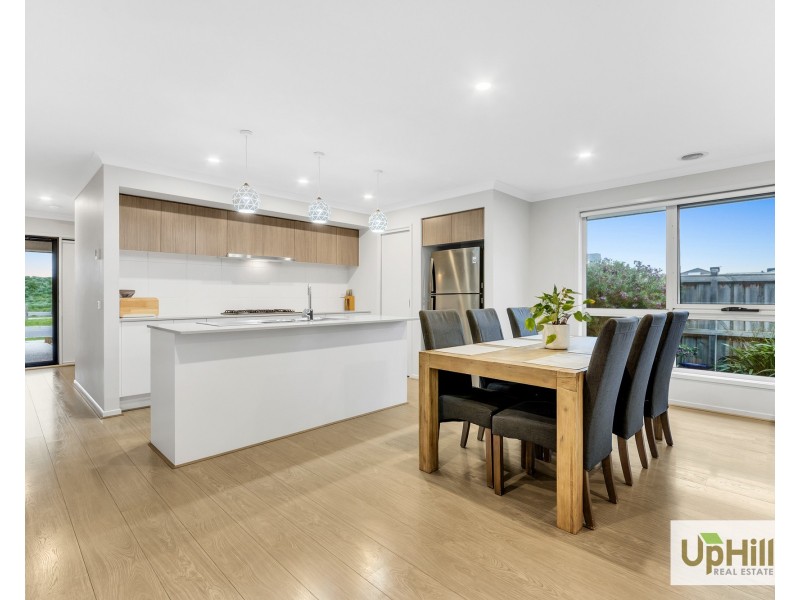 23 Walhallow Drive, Clyde North VIC 3978