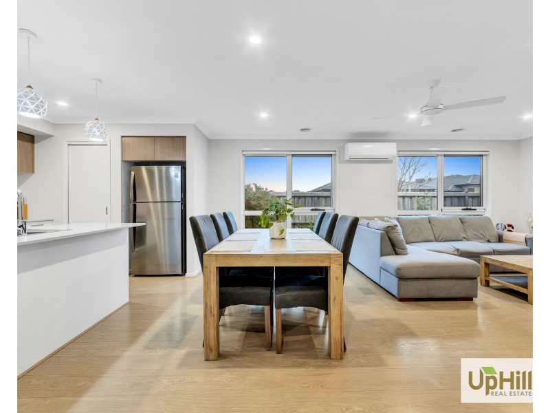 23 Walhallow Drive, Clyde North VIC 3978