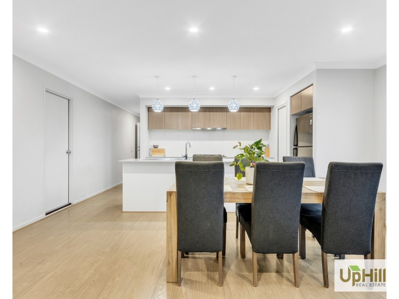 23 Walhallow Drive, Clyde North VIC 3978