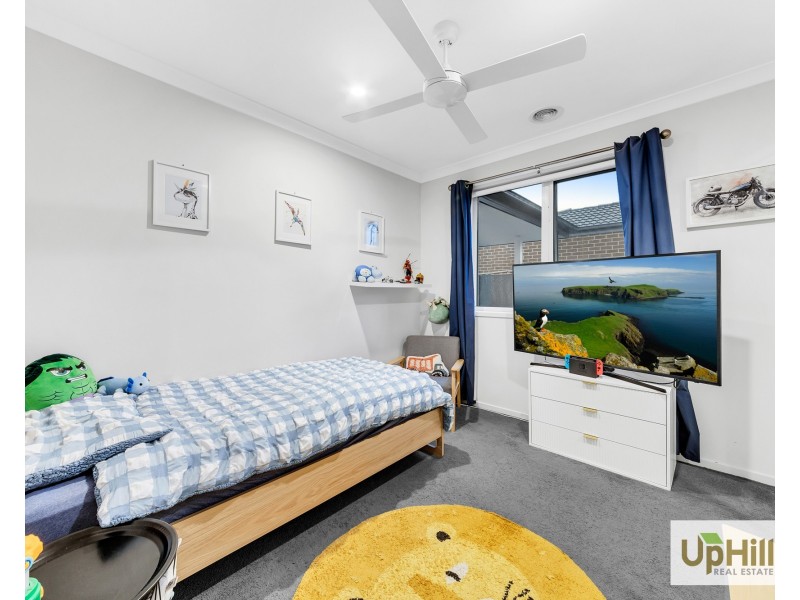 23 Walhallow Drive, Clyde North VIC 3978