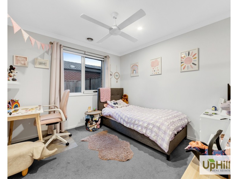 23 Walhallow Drive, Clyde North VIC 3978