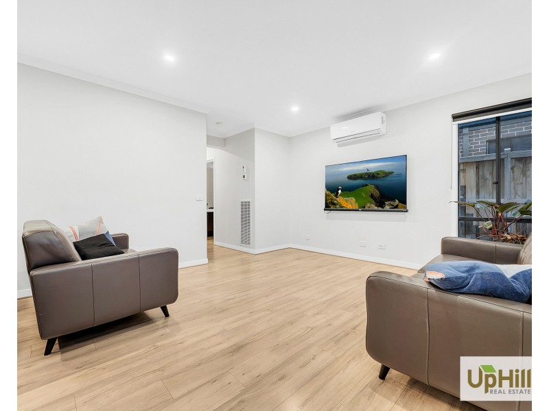 42 Treehouse Avenue, Clyde VIC 3978