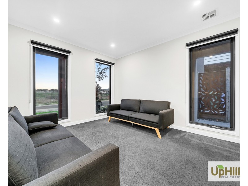 42 Treehouse Avenue, Clyde VIC 3978