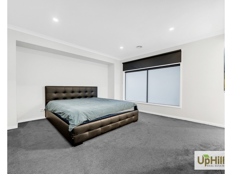 42 Treehouse Avenue, Clyde VIC 3978