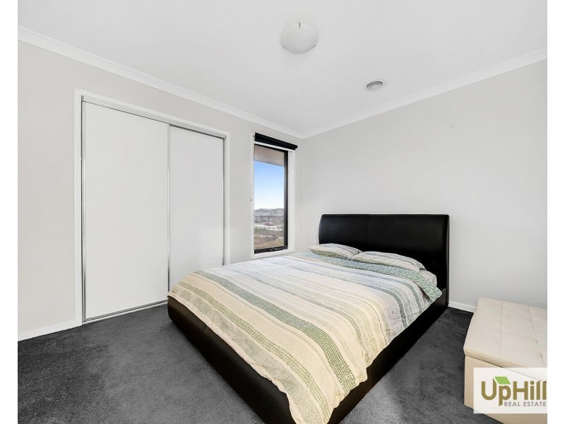 42 Treehouse Avenue, Clyde VIC 3978