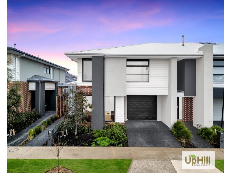 42 Treehouse Avenue, Clyde VIC 3978