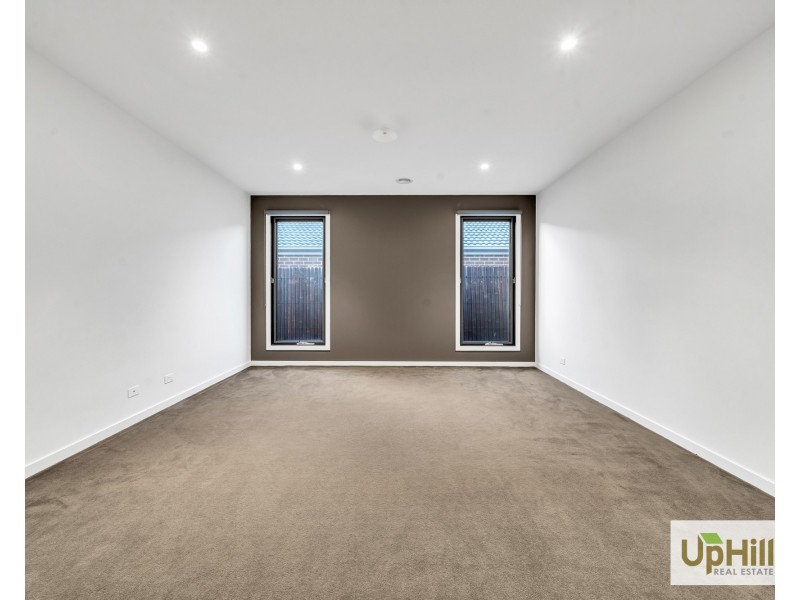 5 Aminya Drive, Clyde North VIC 3978
