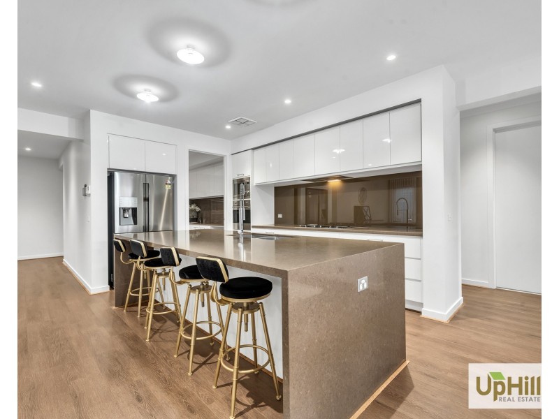 5 Aminya Drive, Clyde North VIC 3978