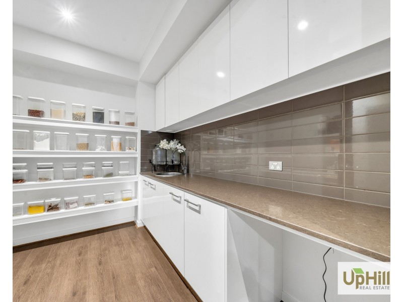 5 Aminya Drive, Clyde North VIC 3978