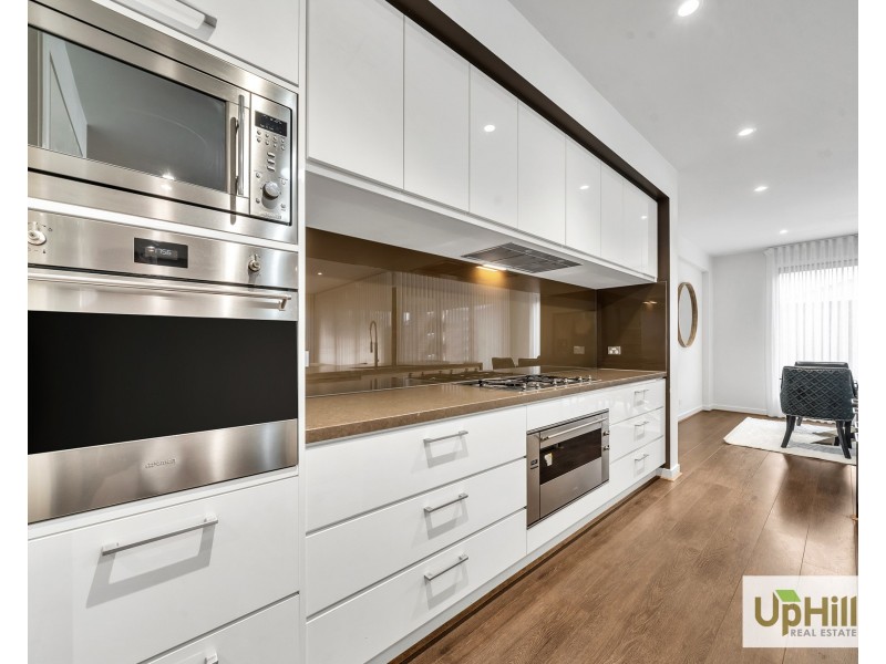 5 Aminya Drive, Clyde North VIC 3978