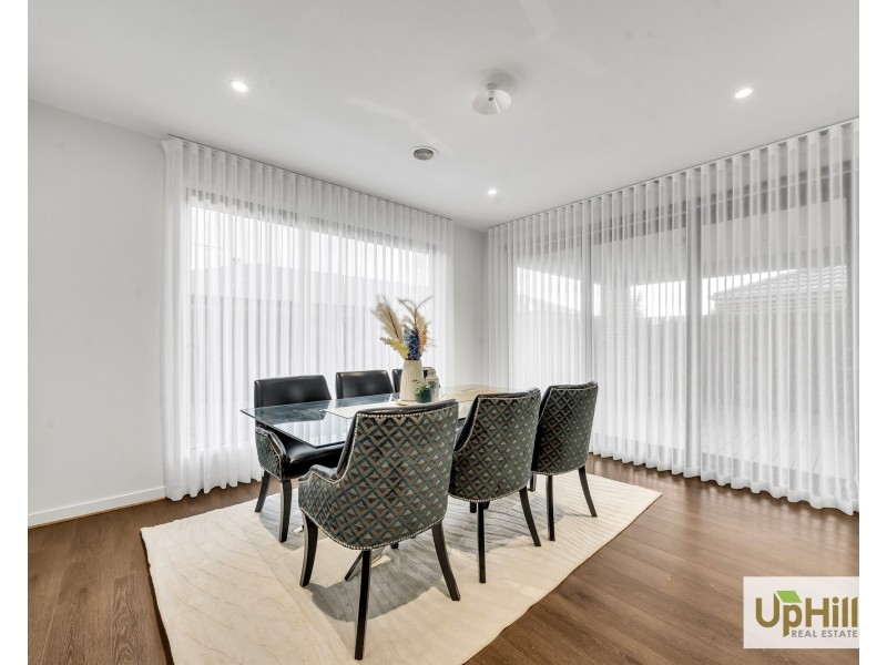 5 Aminya Drive, Clyde North VIC 3978