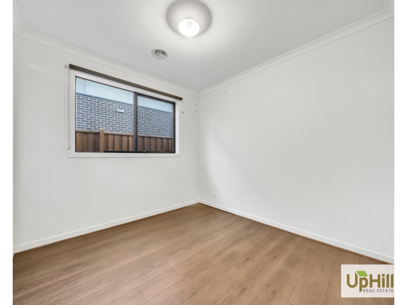 5 Aminya Drive, Clyde North VIC 3978