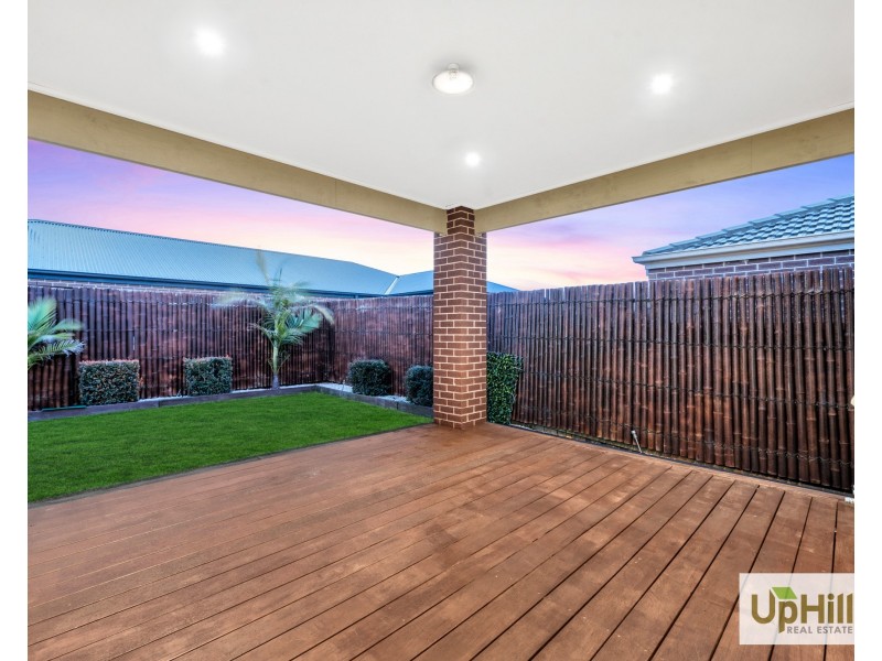 5 Aminya Drive, Clyde North VIC 3978