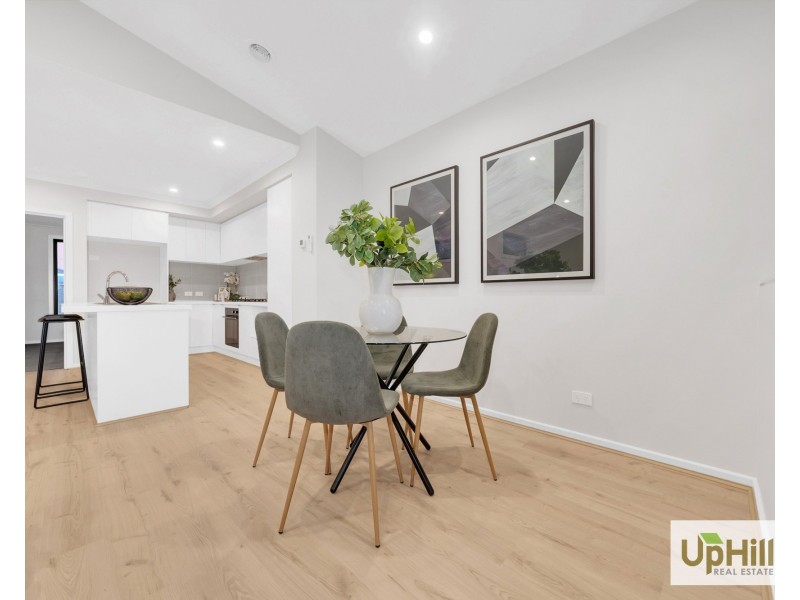 6 Locanda Walk, Clyde North VIC 3978