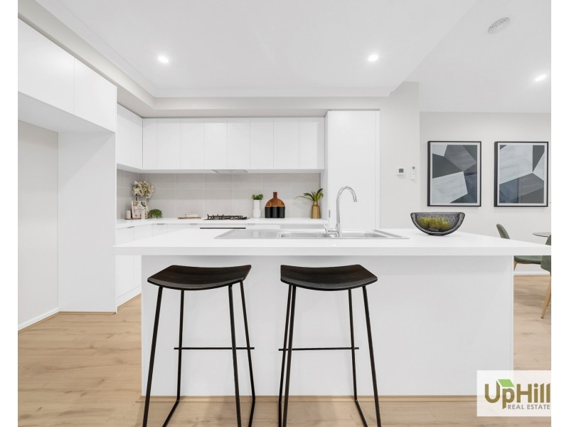 6 Locanda Walk, Clyde North VIC 3978