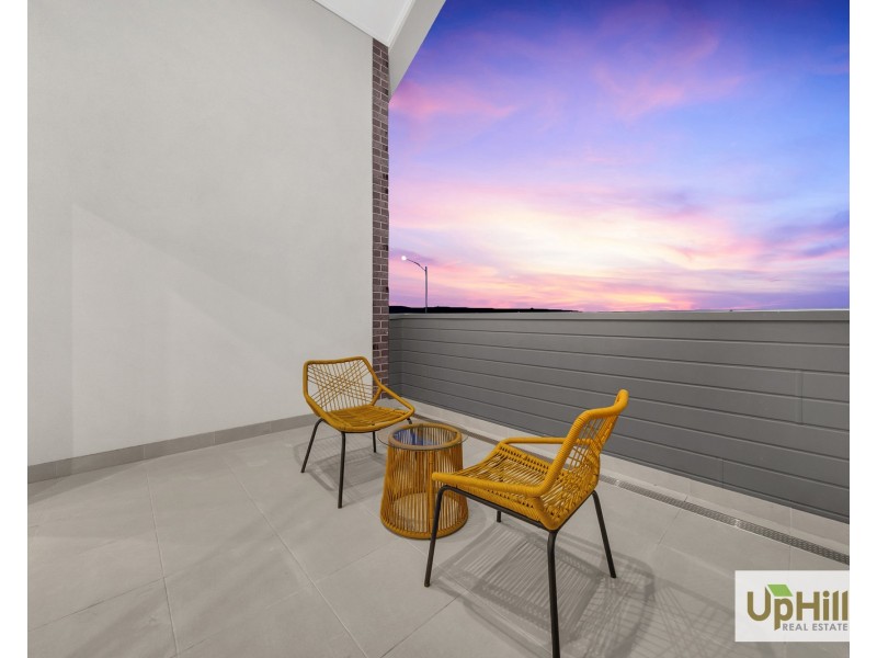 6 Locanda Walk, Clyde North VIC 3978