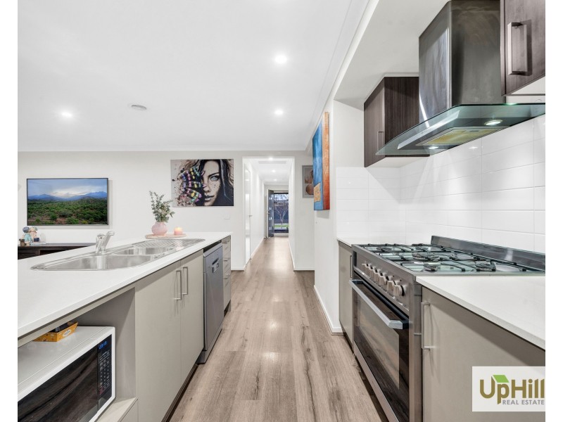 1 Westbourne Street, Clyde North VIC 3978