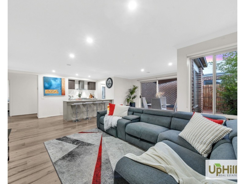 1 Westbourne Street, Clyde North VIC 3978