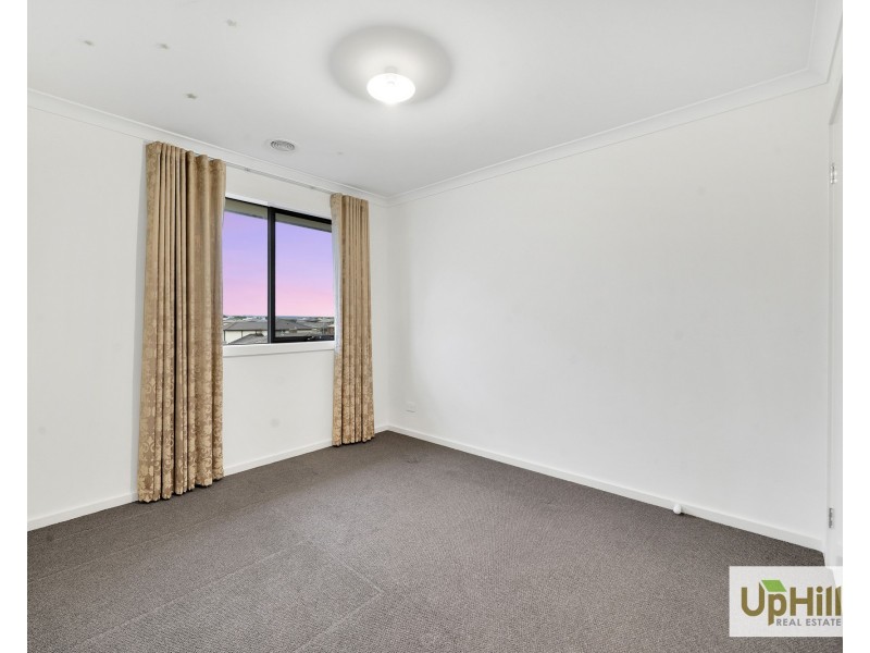12 Ionian Way, Clyde VIC 3978