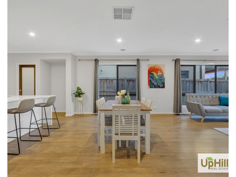 12 Thistle Drive, Clyde North VIC 3978