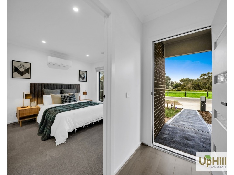 68 Flowerbloom Crescent, Clyde North VIC 3978