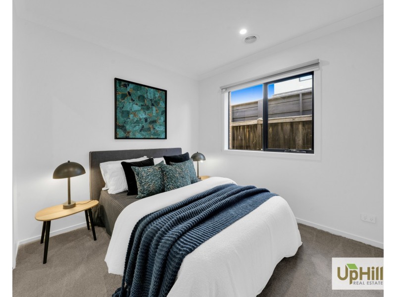 68 Flowerbloom Crescent, Clyde North VIC 3978