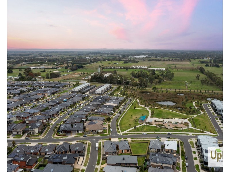 40 Grande Belmond Avenue, Clyde VIC 3978