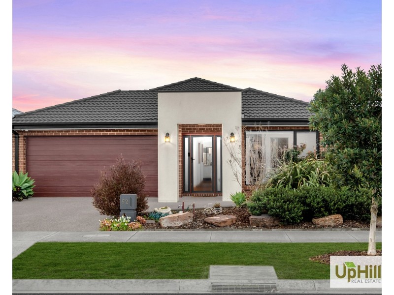 52 Simmental Drive, Clyde North VIC 3978