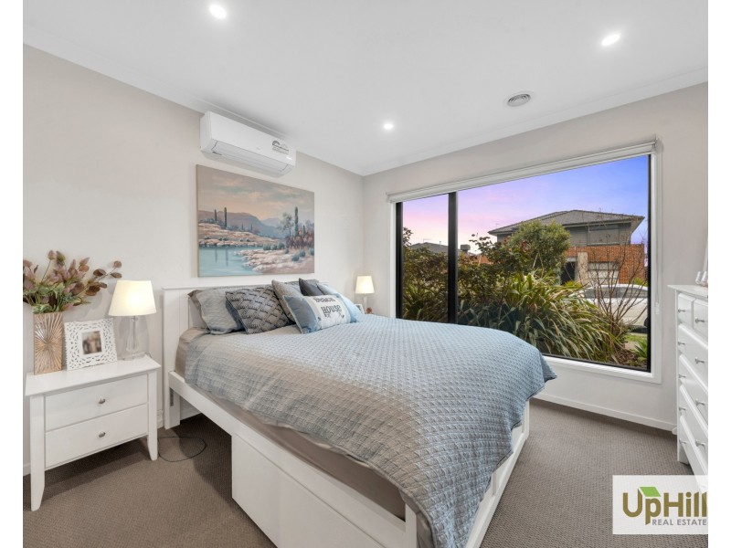 52 Simmental Drive, Clyde North VIC 3978