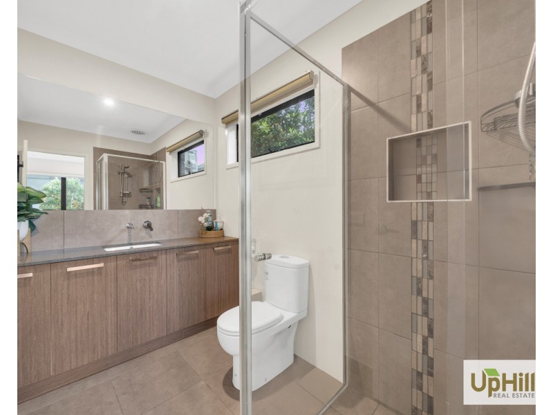 52 Simmental Drive, Clyde North VIC 3978