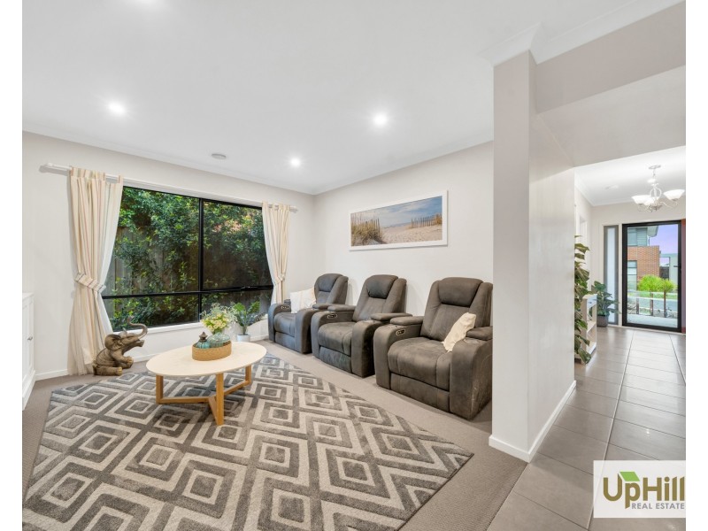 52 Simmental Drive, Clyde North VIC 3978