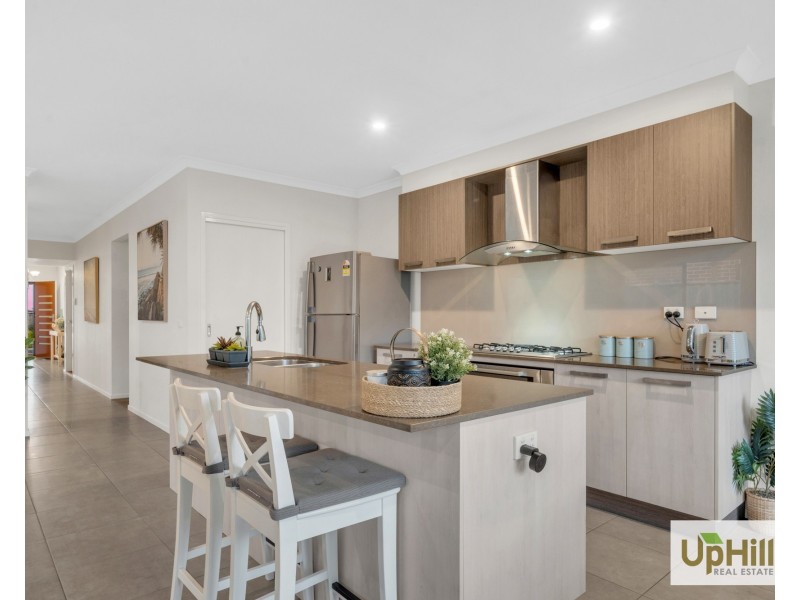 52 Simmental Drive, Clyde North VIC 3978