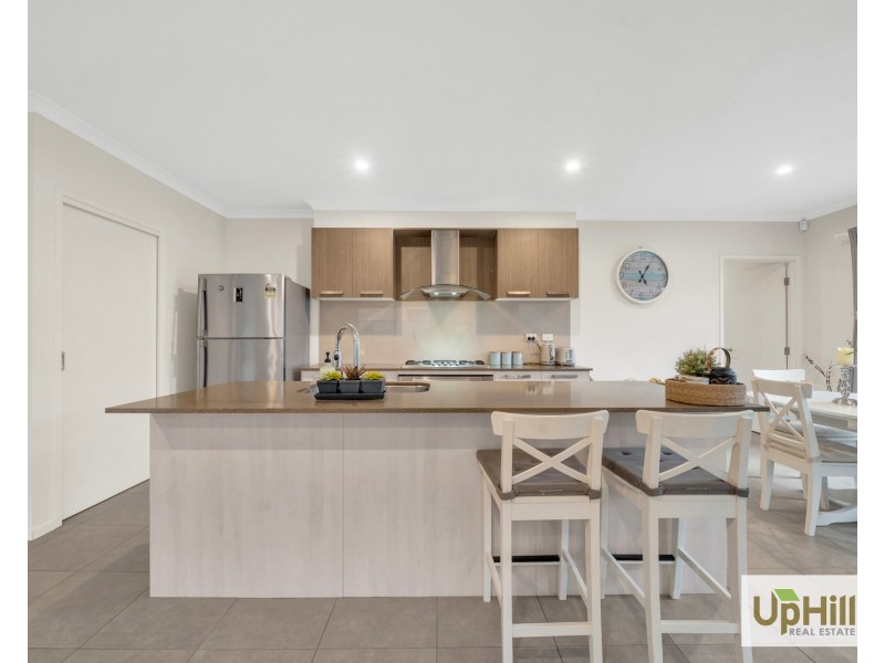 52 Simmental Drive, Clyde North VIC 3978