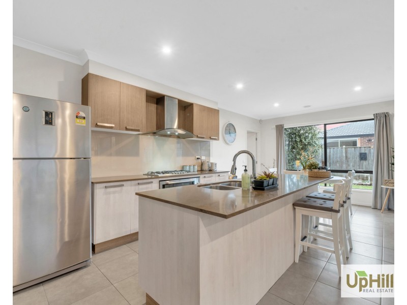 52 Simmental Drive, Clyde North VIC 3978