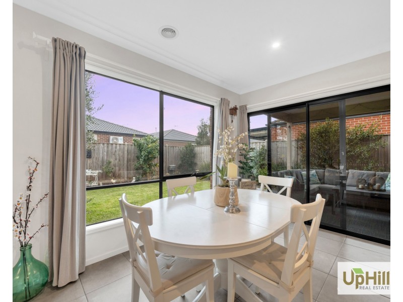 52 Simmental Drive, Clyde North VIC 3978