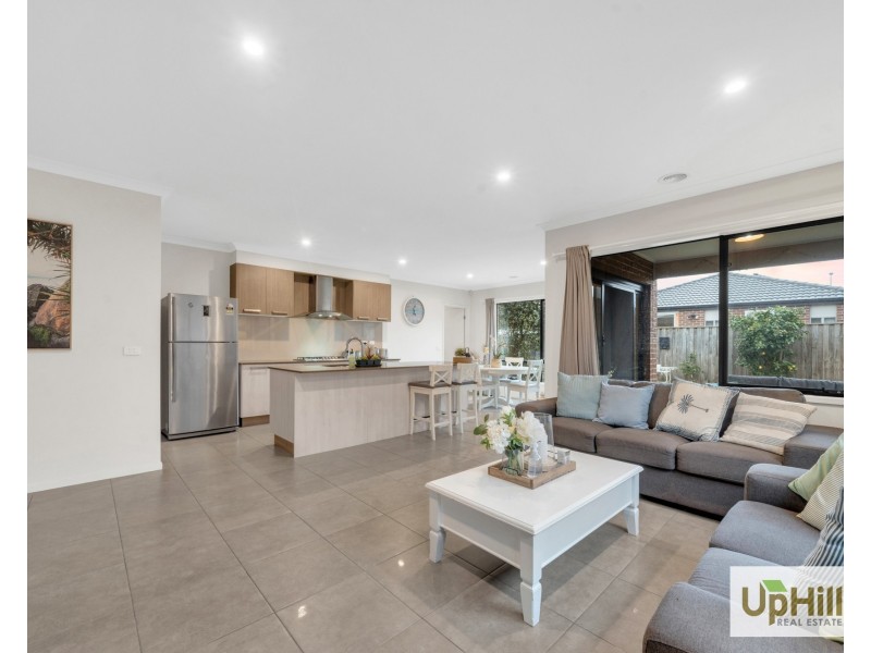 52 Simmental Drive, Clyde North VIC 3978