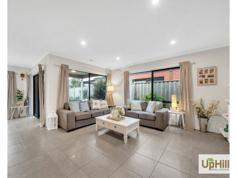 52 Simmental Drive, Clyde North VIC 3978