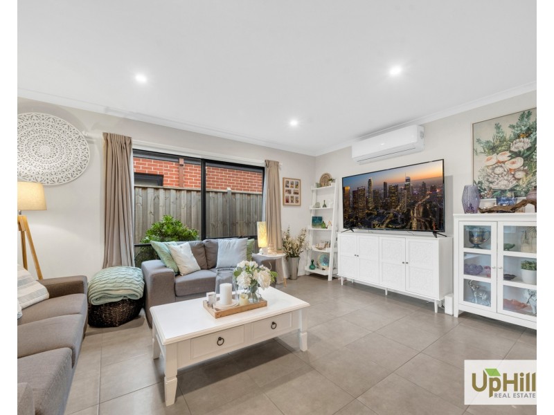 52 Simmental Drive, Clyde North VIC 3978