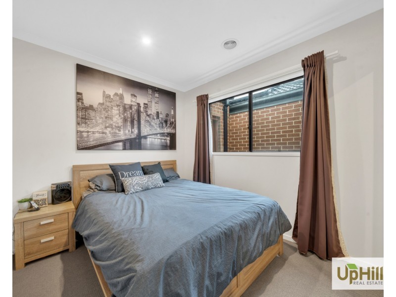 52 Simmental Drive, Clyde North VIC 3978