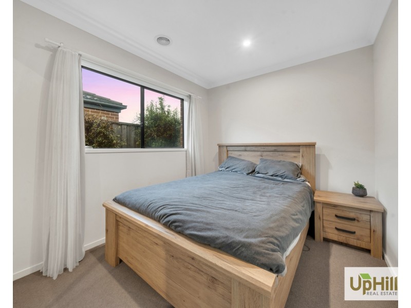 52 Simmental Drive, Clyde North VIC 3978