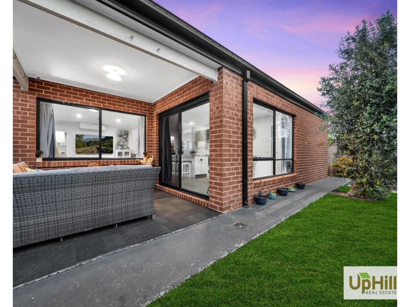 52 Simmental Drive, Clyde North VIC 3978