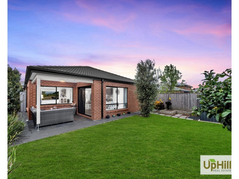 52 Simmental Drive, Clyde North VIC 3978