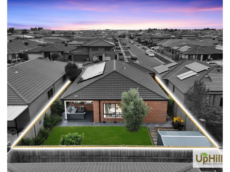 52 Simmental Drive, Clyde North VIC 3978