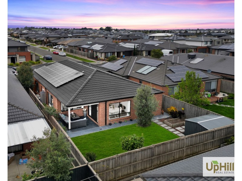 52 Simmental Drive, Clyde North VIC 3978